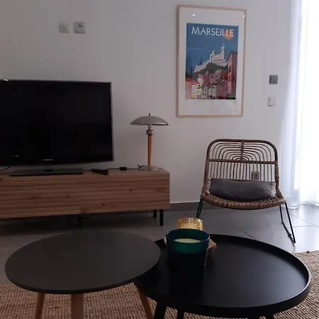 Grand Avec Patio Apartament