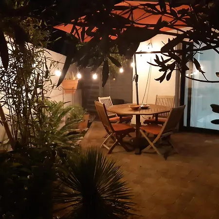 Grand Avec Patio Marsylia